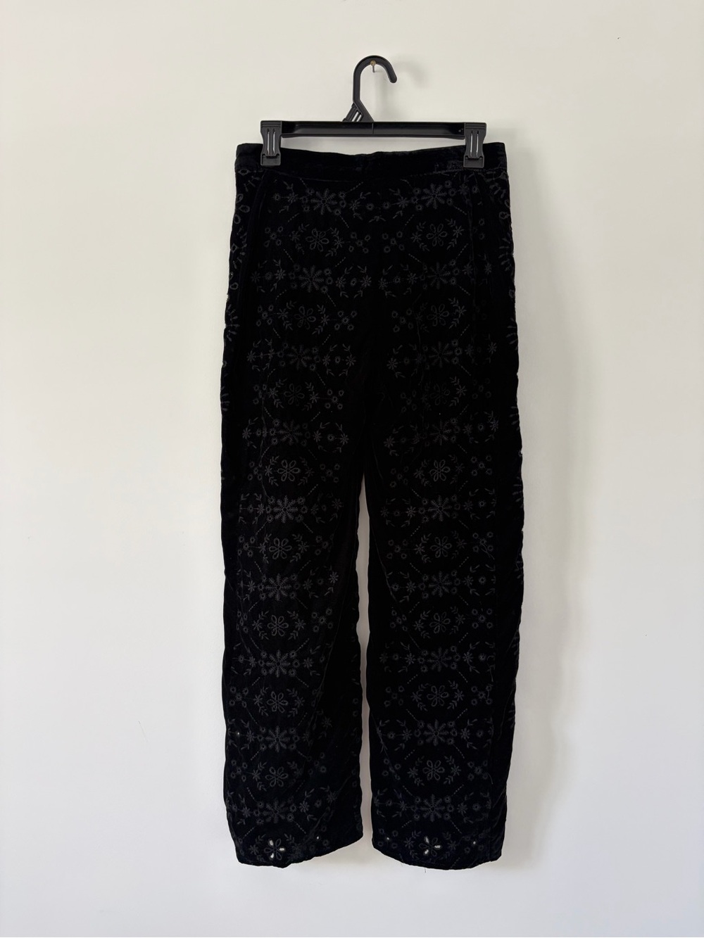 Zara Alina Black Velvet Embroidered Eyelet Wide Leg Contemporary Pant Trousers M - Picture 6 of 11